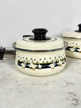 Vintage country geese Pattern 2 Saucepans with Lids- Unbranded